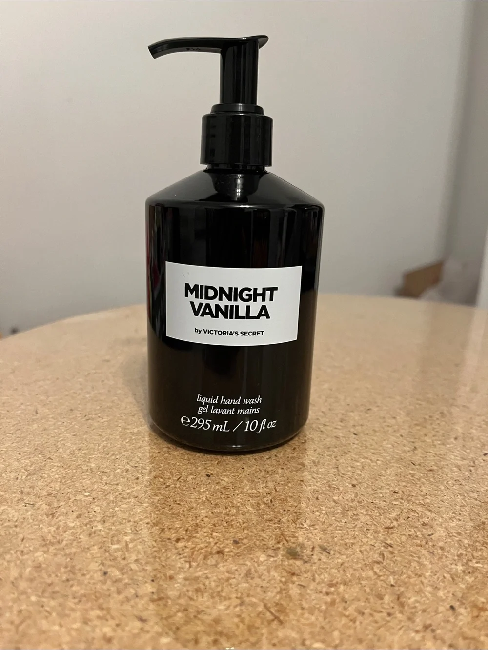 Victoria's Secret Midnight Vanilla Hand Soap - Black